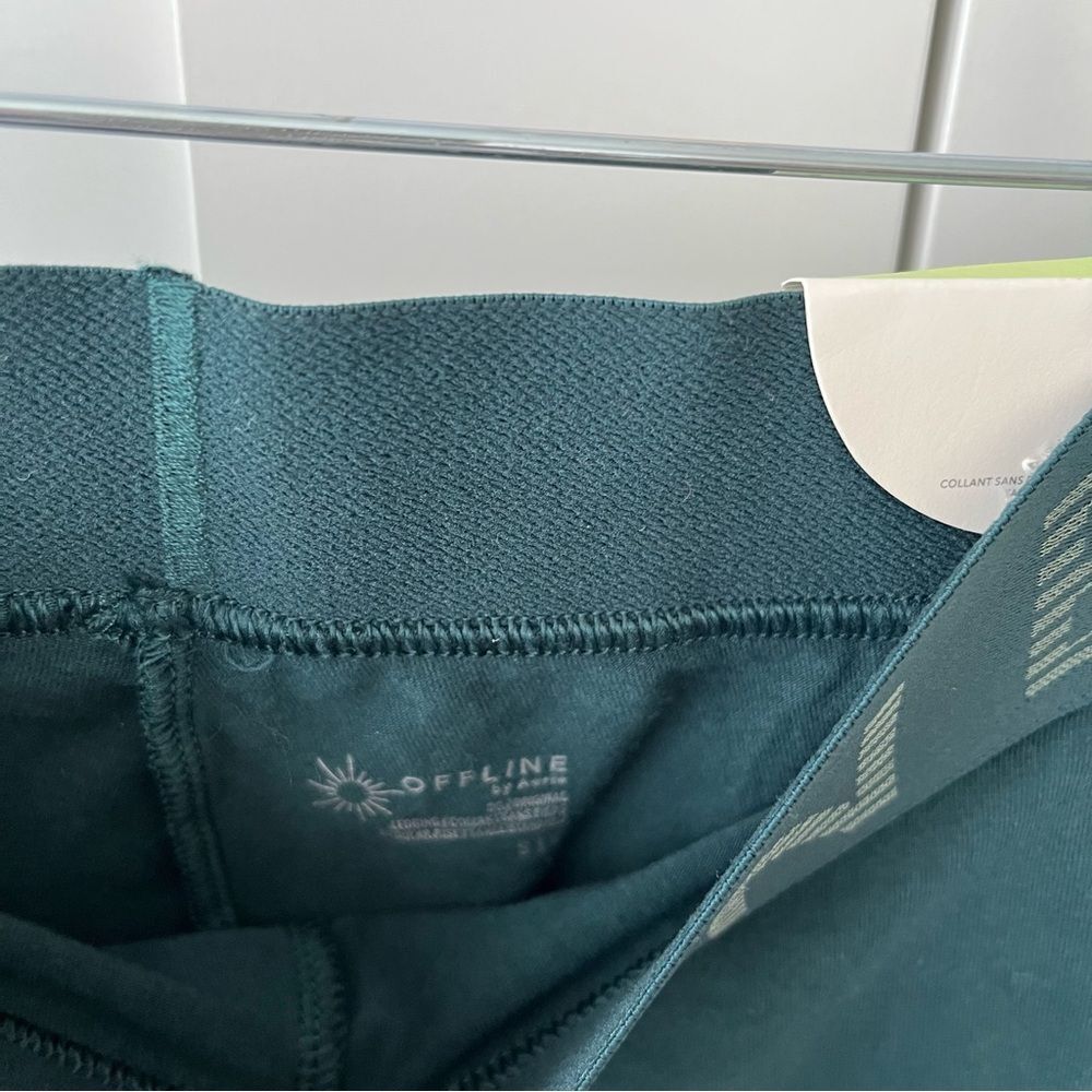 NWT OFFLINE By Aerie OG Logo Legging Sz Small Green - Picture 5 of 9